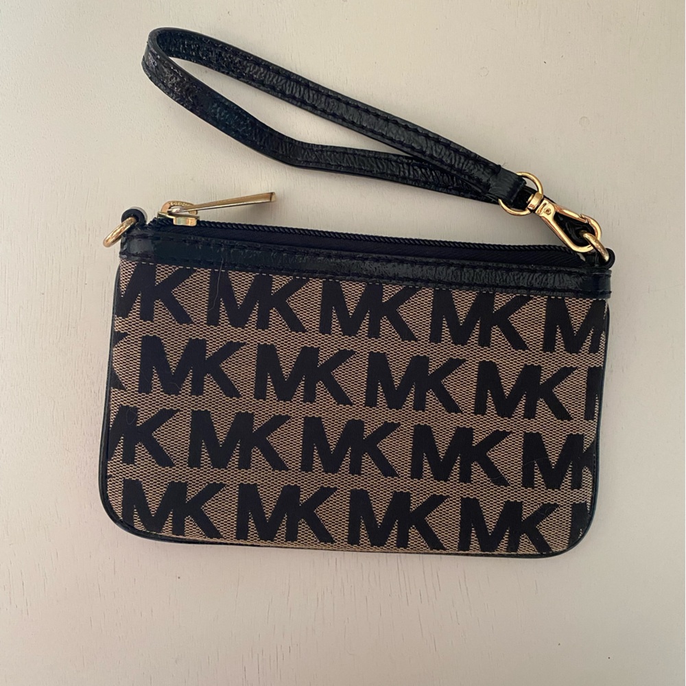 Michael Kors wristlet
